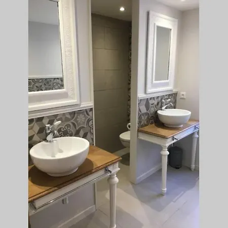 La Maison Du Rempart * Эгишем